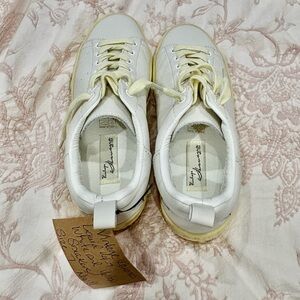 Vintage Havana Women’s Liquid 4-7 White & Yellow Sneakers New with tags, Size 7